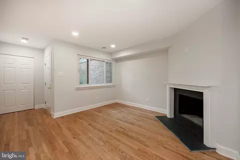 Living - 202 Curtis Ct, Chesterbrook, PA 19087 photo 3 of 5