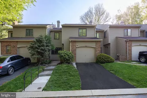 202 Curtis Ct, Chesterbrook, PA 19087