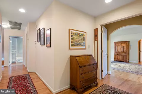 Entry Way - 336 Chester Rd, Devon, PA 19333 photo 4 of 4