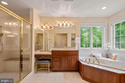 Bath - 336 Chester Rd, Devon, PA 19333 photo 2 of 5