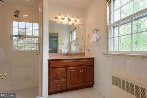 Bath - 336 Chester Rd, Devon, PA 19333 photo 4 of 5