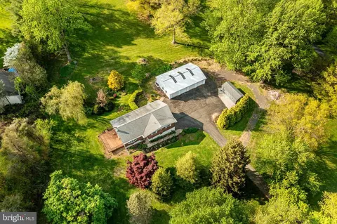 514 Bulltown Rd, Elverson, PA 19520