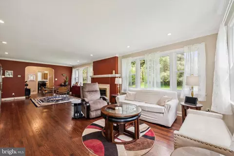 2 Rustic Ln, Malvern, PA 19355 photo 2