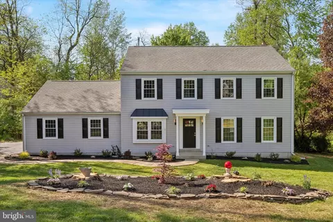 930 Greystone Dr, West Chester, PA 19380