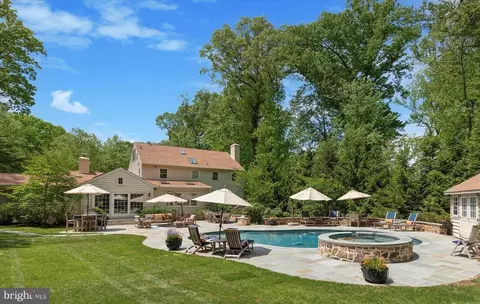 553 Tanglewood Ln, Devon, PA 19333 photo 3
