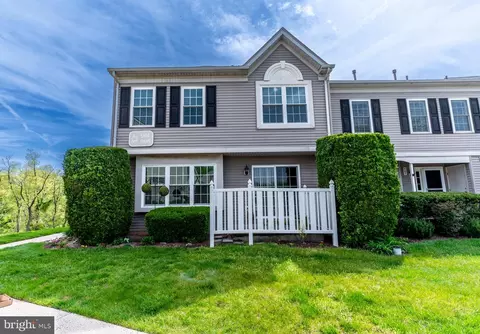 901 Cherry Wood Ct, Phoenixville, PA 19460