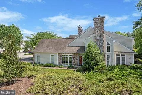 13 Lakeview Cir, Berwyn, PA 19312