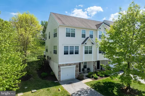 2766 Fynamore Ln, Downingtown, PA 19335