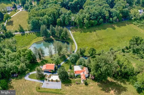 1211 Hollow Rd, Chester Springs, PA 19425