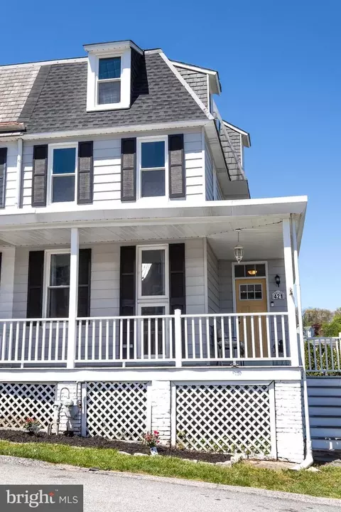 421 W 2nd Ave, Parkesburg, PA 19365