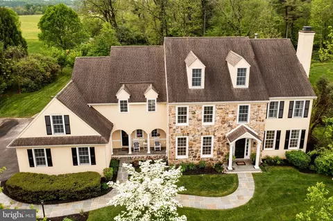 12 Maentel Dr, West Chester, PA 19382