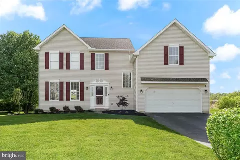 38 Mystery Rose Ln, West Grove, PA 19390