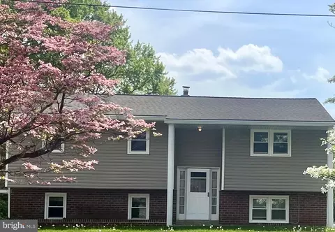 1184 S Evergreen Dr, Phoenixville, PA 19460