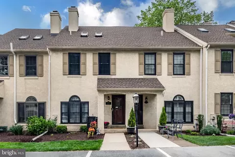 2803 Stoneham Dr, West Chester, PA 19382