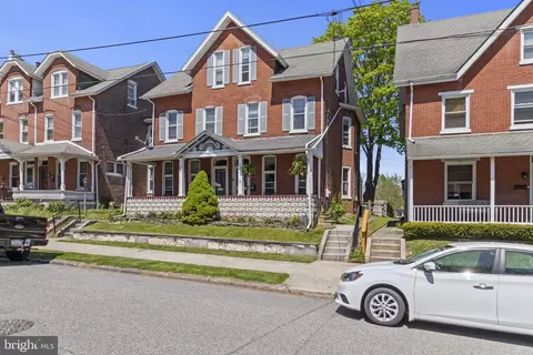 233 Yost Ave, Spring City, PA 19475
