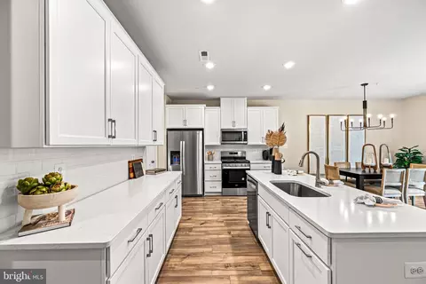 20 Shamrock Cir, Downingtown, PA 19335