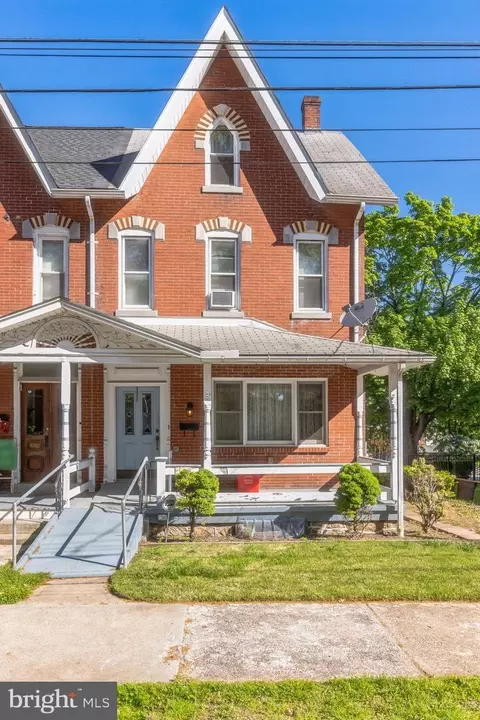 423 Broad St, Spring City, PA 19475