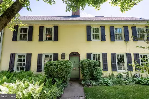 38 Old Lancaster Rd, Devon, PA 19333