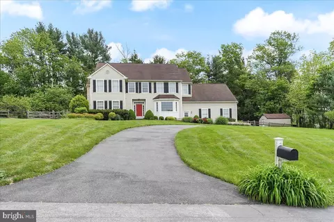 101 Hart Dr, Avondale, PA 19311