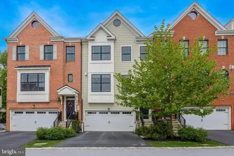 22 Parkview Cir, Wayne, PA 19087