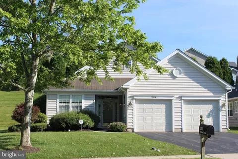 208 Gilmer Rd, Valley Township, PA 19320