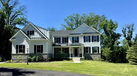 26 Berkshire Dr, Wayne, PA 19087