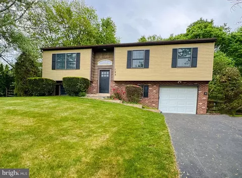 122 Columbia Dr, Coatesville, PA 19320