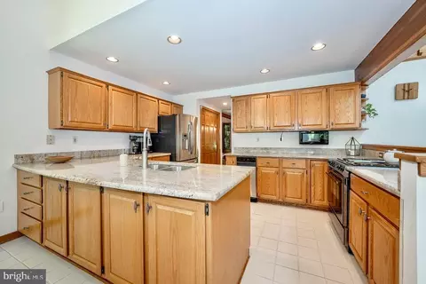 573 W Valley Rd, Wayne, PA 19087 photo 11