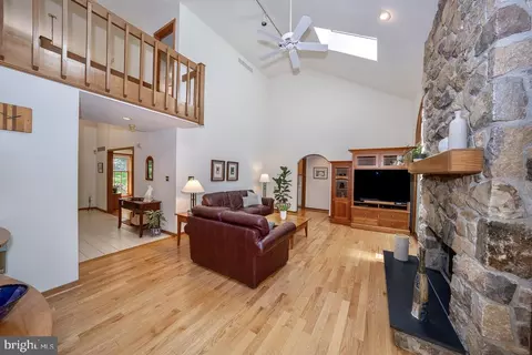 573 W Valley Rd, Wayne, PA 19087 photo 8