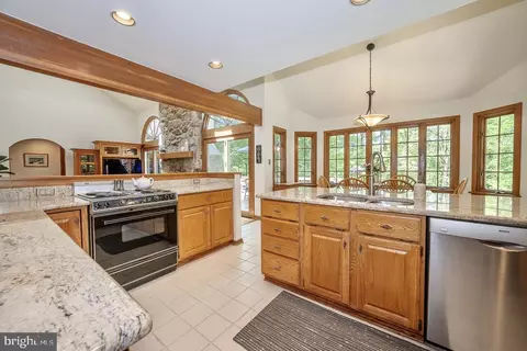 573 W Valley Rd, Wayne, PA 19087 photo 9