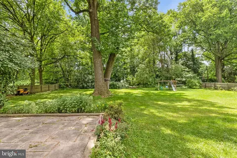 Exterior - 414 W Valley Rd, Wayne, PA 19087 photo 7 of 8