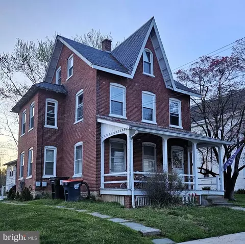 116 S 4th St, Oxford, PA 19363