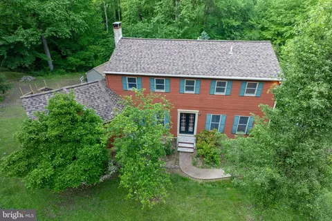 2099 Saint Peters Rd, Pottstown, PA 19465
