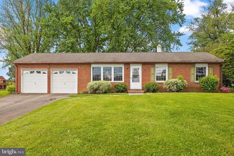 741 W Locust St, Oxford, PA 19363