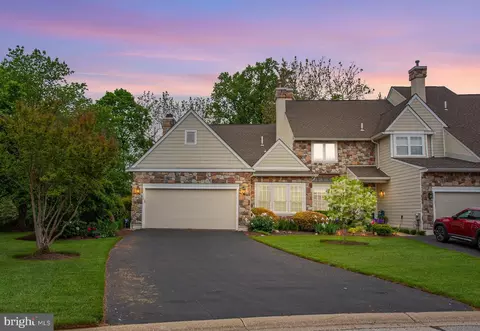 114 Waterford Cir, Berwyn, PA 19312