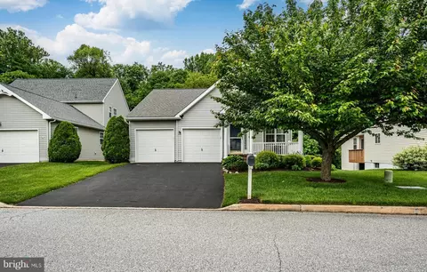 423 E Glenview Dr, West Grove, PA 19390