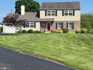 5 Carriage Dr, Downingtown, PA 19335