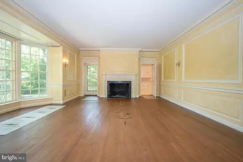 Living - 602 Old Eagle School Rd, Wayne, PA 19087 photo 8 of 11