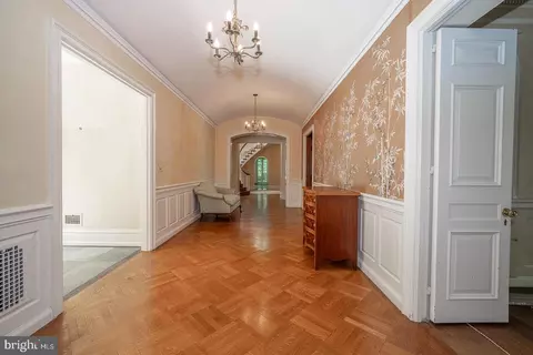 Entry Way - 602 Old Eagle School Rd, Wayne, PA 19087 photo 3 of 26