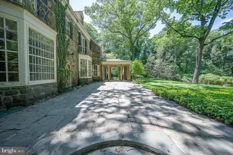 Exterior - 602 Old Eagle School Rd, Wayne, PA 19087 photo 11 of 18
