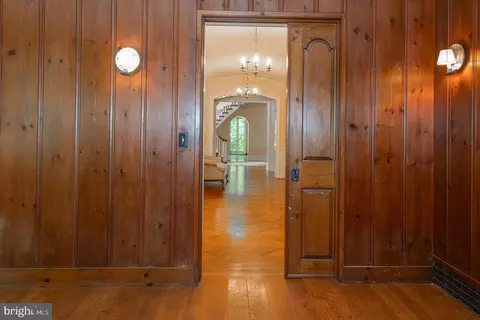 Entry Way - 602 Old Eagle School Rd, Wayne, PA 19087 photo 13 of 26