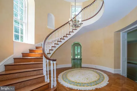 Entry Way - 602 Old Eagle School Rd, Wayne, PA 19087 photo 9 of 26