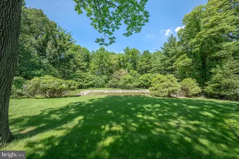 Exterior - 602 Old Eagle School Rd, Wayne, PA 19087 photo 9 of 18