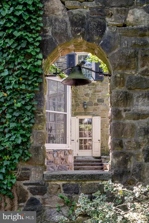 Exterior - 602 Old Eagle School Rd, Wayne, PA 19087 photo 13 of 18