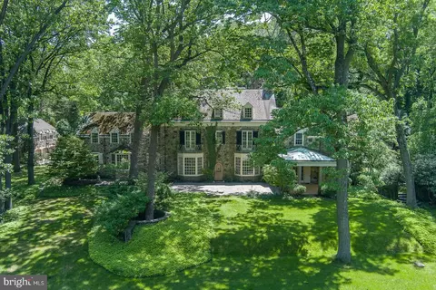 Exterior - 602 Old Eagle School Rd, Wayne, PA 19087 photo 5 of 18