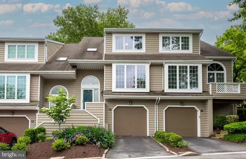 83 Andover Ct, Chesterbrook, PA 19087