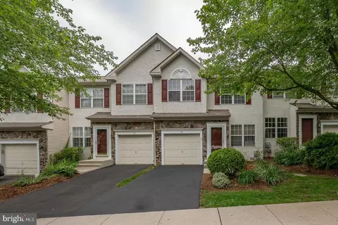 175 Mountain View Dr, West Chester, PA 19380