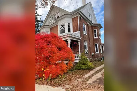 369 2nd Ave, Phoenixville, PA 19460