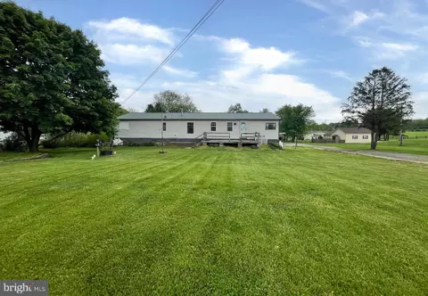 368 Martins Corner Rd, Coatesville, PA 19320