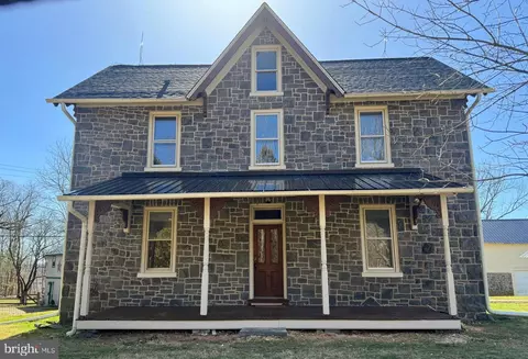 260 Warwick Rd, Elverson, PA 19520